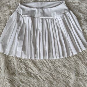 H&M MOVE White Pleated Mini Skirt